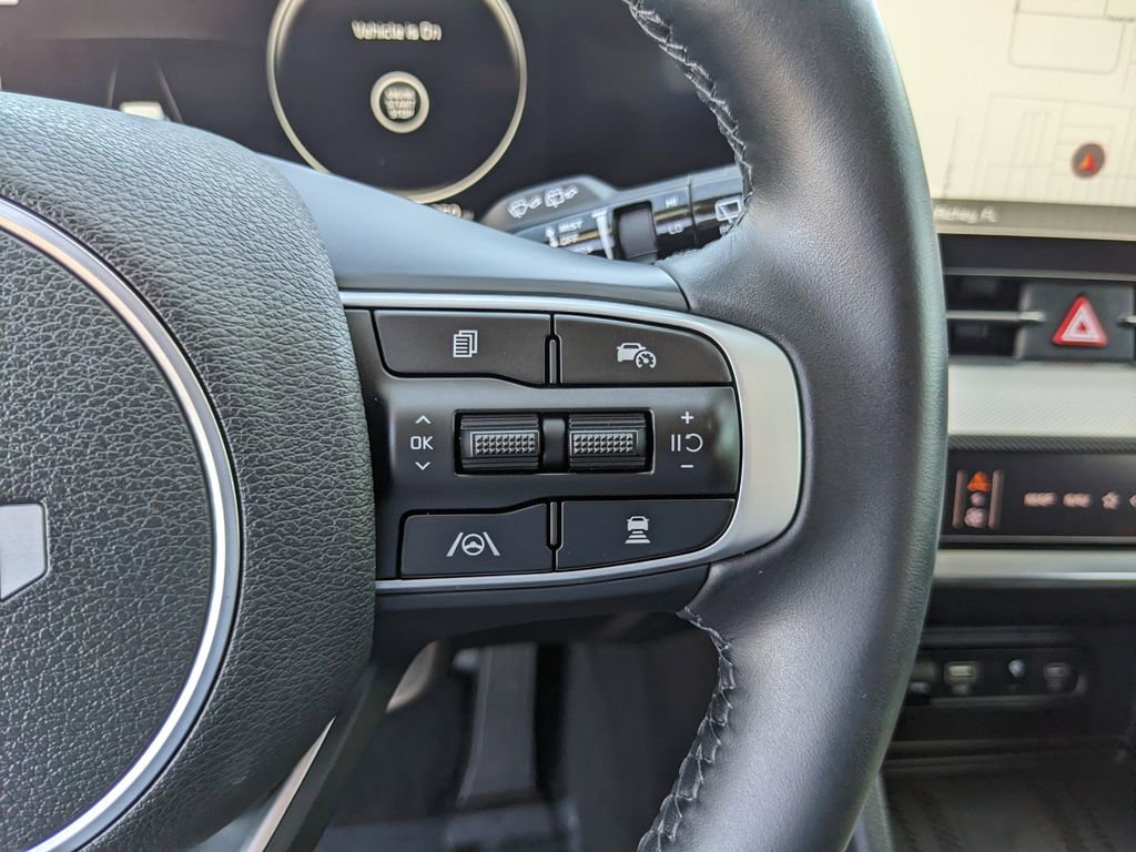 Certified 2025 Kia Sportage SX image 31