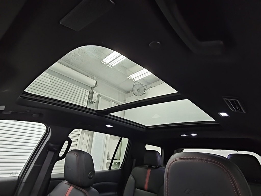 Used 2024 Chevrolet Traverse RS w/ LPO, Floor Liner Package image 30