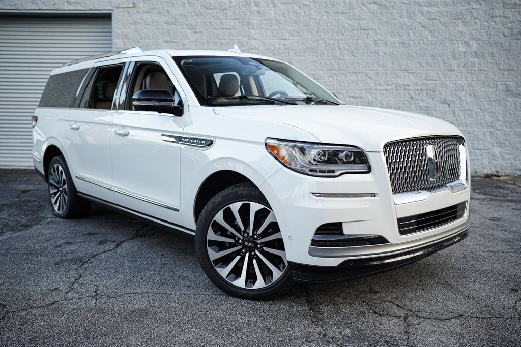 Used 2023 Lincoln Navigator L Reserve AWD/4WD image 8