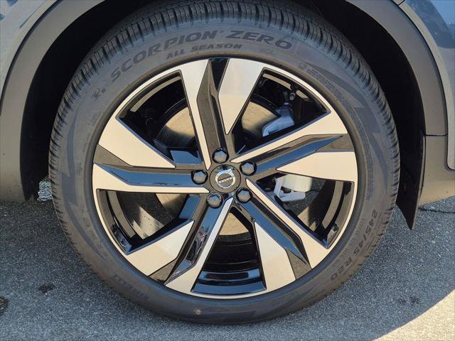 New 2026 Volvo XC40 B5 Ultra w/ Protection Package Premier AWD/4WD image 6
