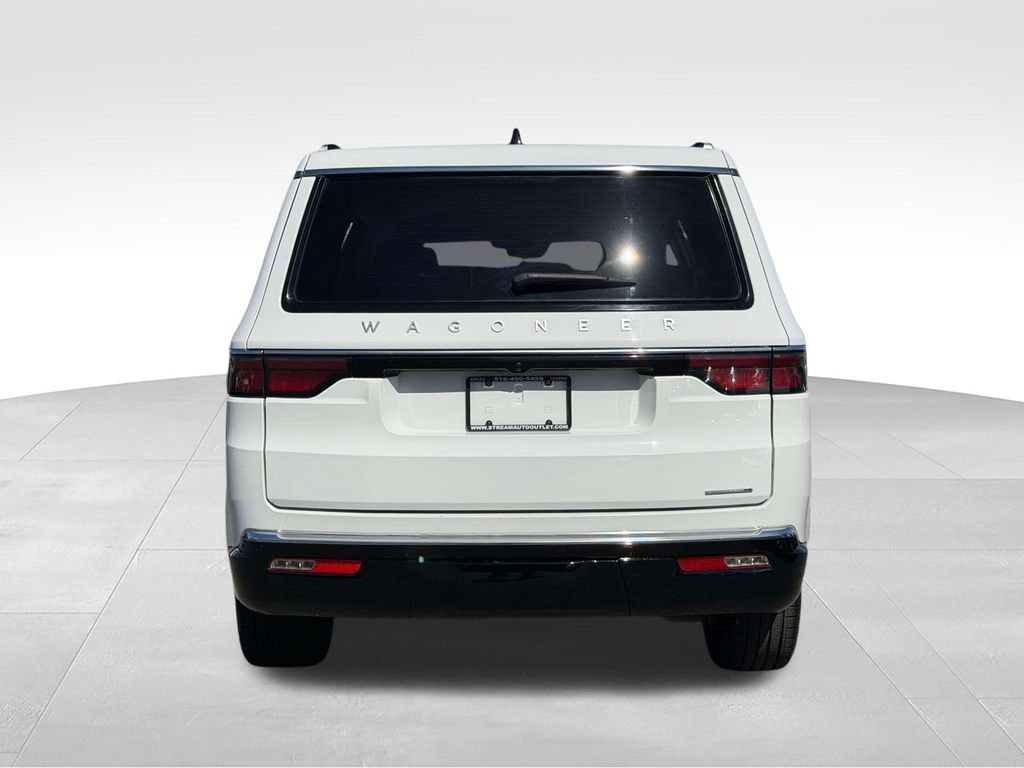 Used 2024 Jeep Wagoneer Series II w/ Flexible Seating Group AWD/4WD image 8