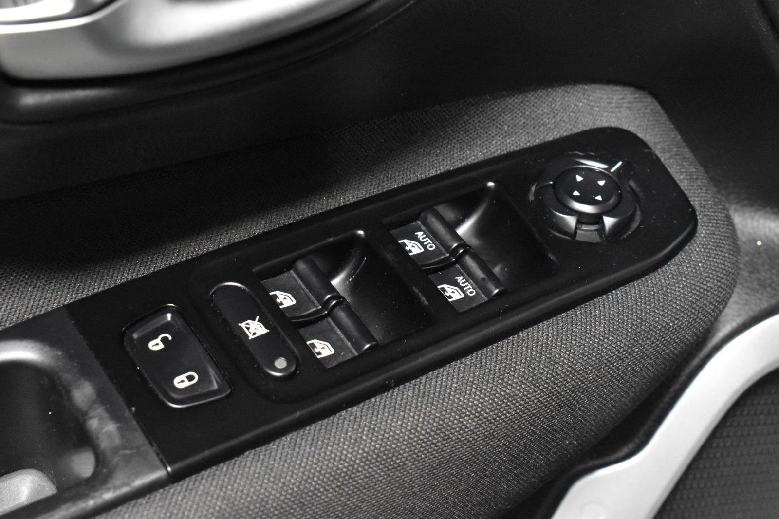 Used 2021 Jeep Renegade Sport image 10