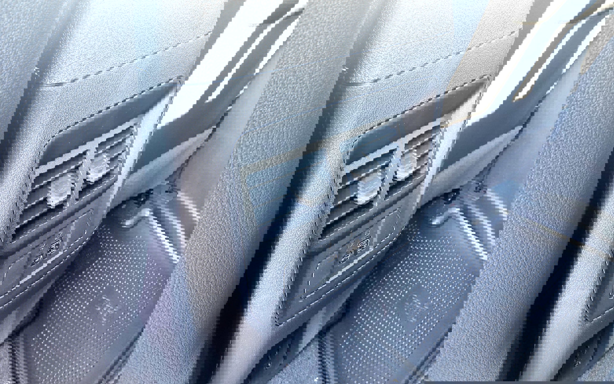 New 2025 GMC Canyon Elevation w/ Convenience Package image 9