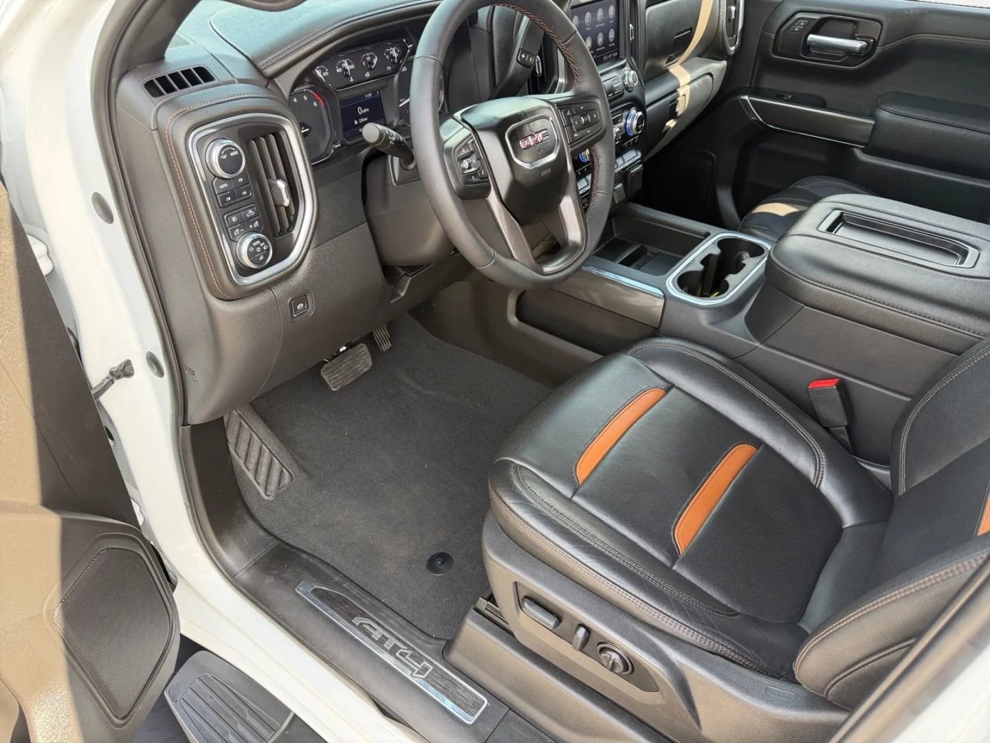 Used 2022 GMC Sierra 1500 AT4 image 17