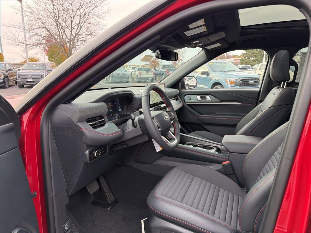 New 2026 Ford Explorer ST-Line w/ ST-Line Street Pack image 27