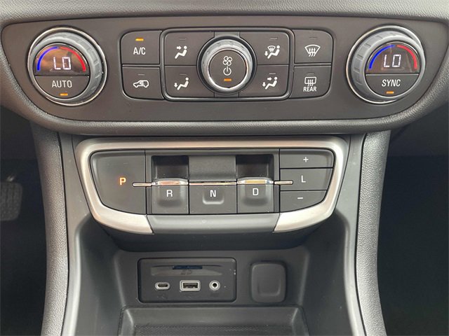 Used 2024 GMC Terrain SLT image 11