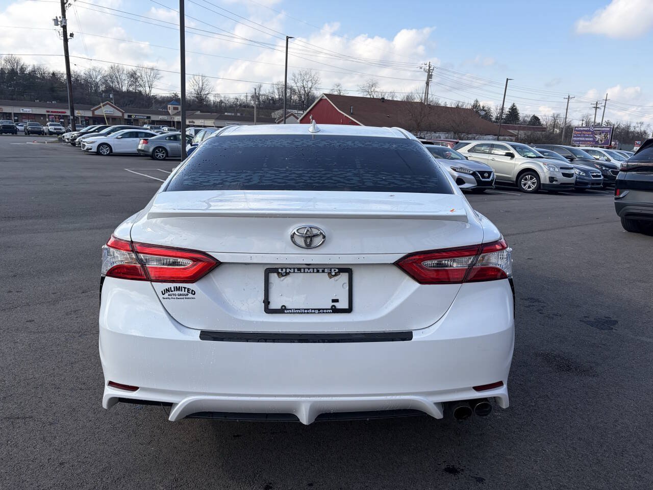 Used 2020 Toyota Camry SE FWD image 9