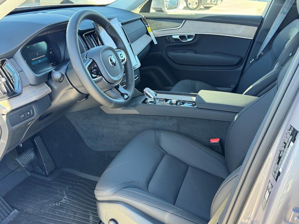 New 2026 Volvo XC90 T8 Plus w/ Protection Package Premier image 17