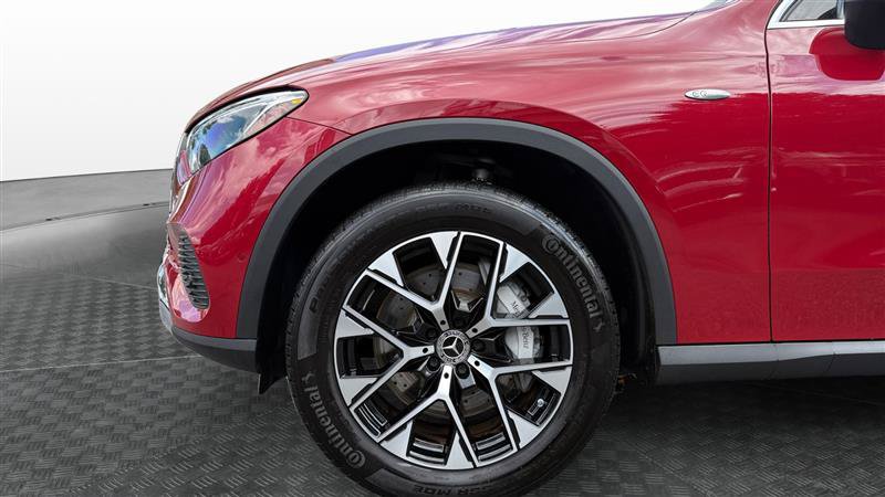 Used 2025 Mercedes-Benz GLC 350e 4MATIC image 9