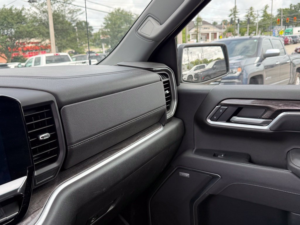 Used 2026 Chevrolet Silverado 1500 LTZ AWD/4WD image 23