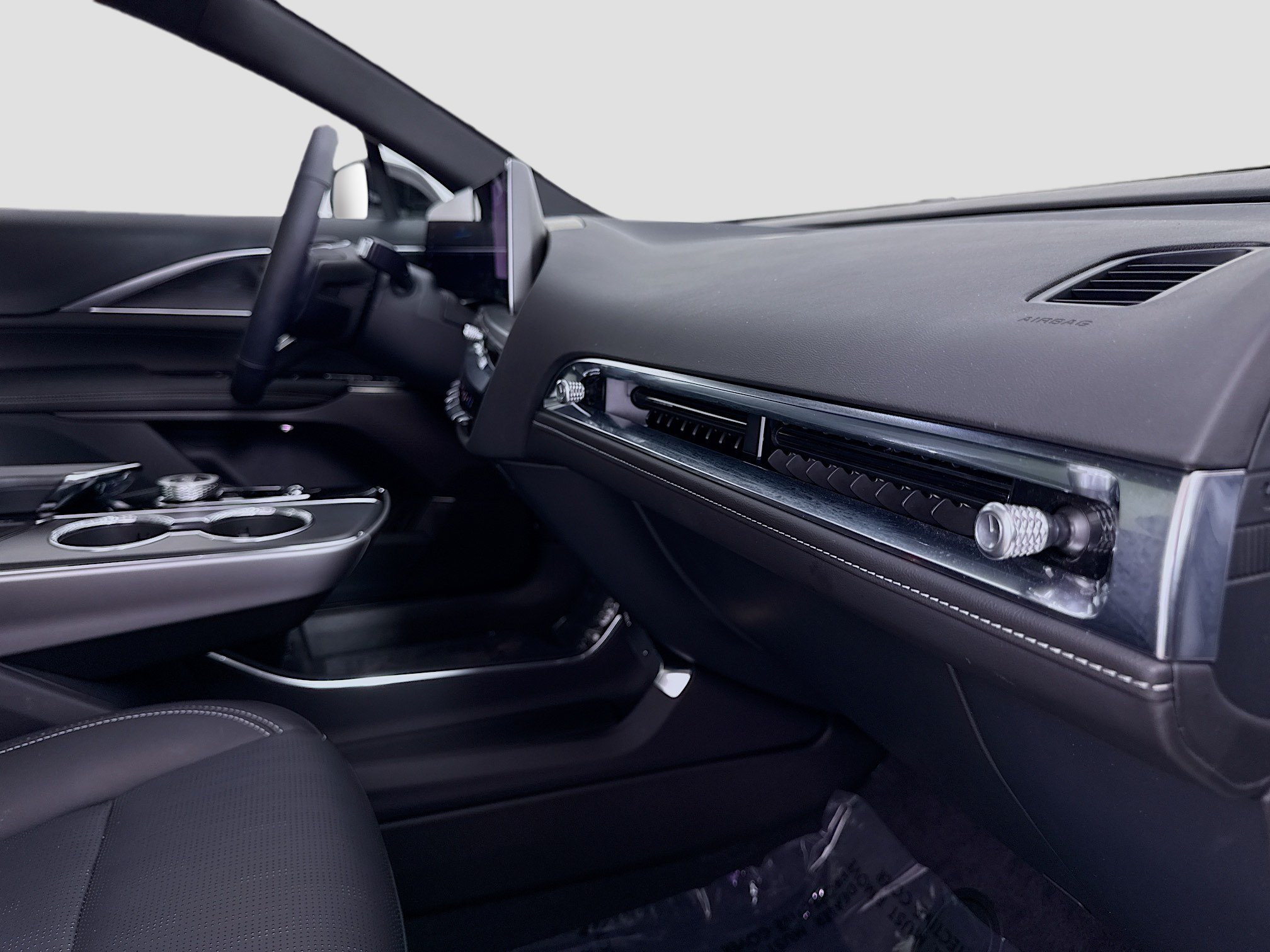 Used 2025 Cadillac Lyriq Sport RWD image 33