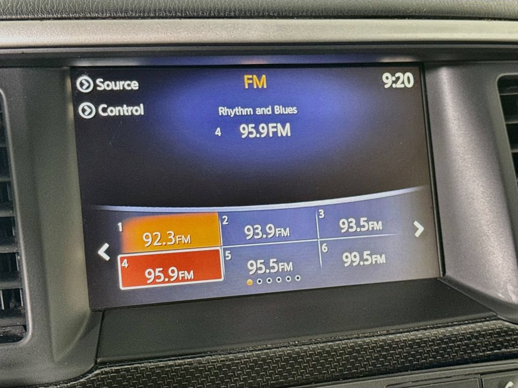 Used 2019 Nissan Pathfinder SL AWD/4WD image 5