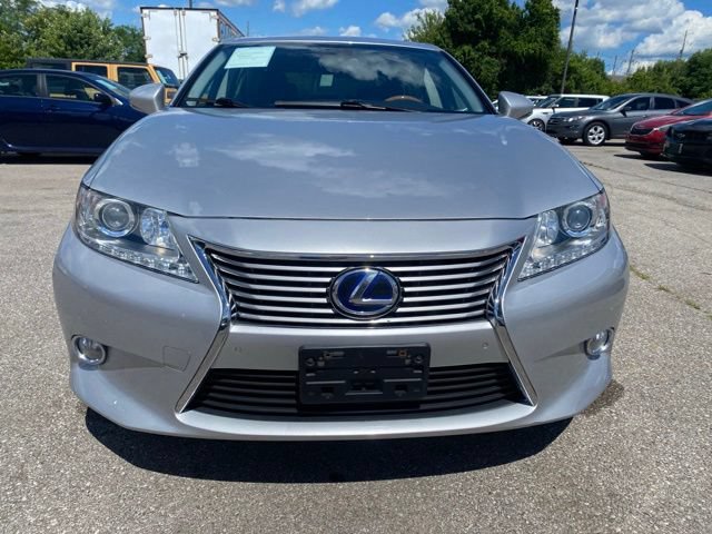 Used 2013 Lexus ES 300h w/ Luxury Pkg FWD image 2