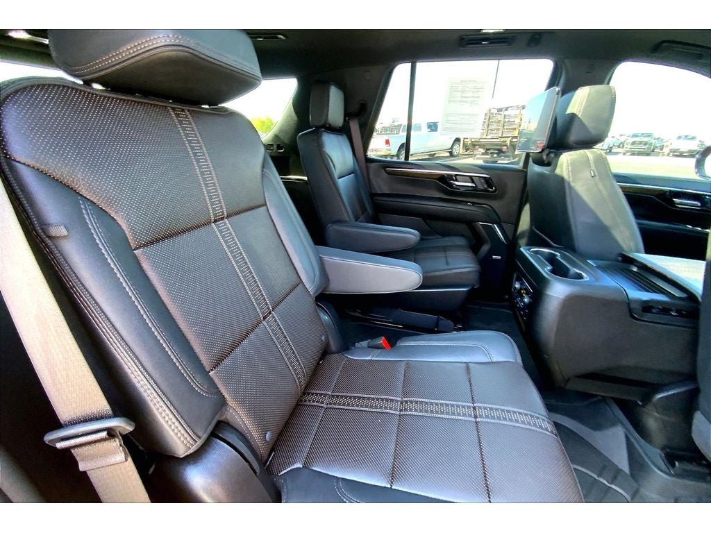 Used 2026 Chevrolet Tahoe High Country AWD/4WD image 29