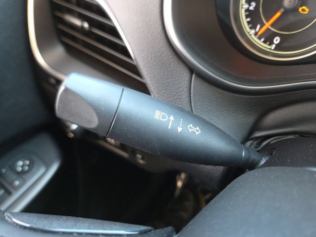 Used 2019 Jeep Cherokee Trailhawk AWD/4WD image 61