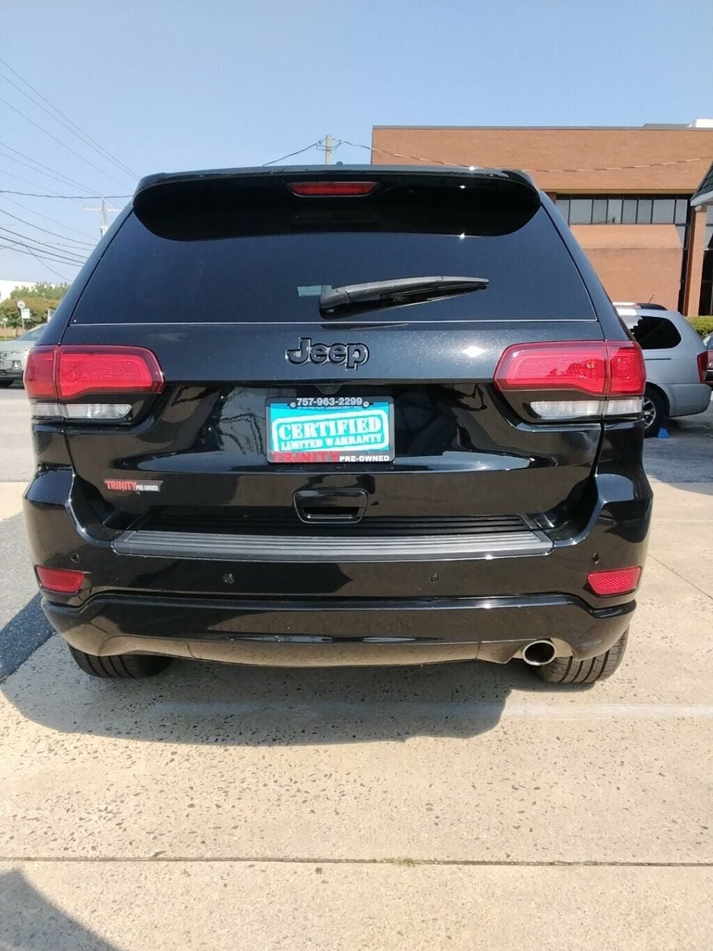 Used 2021 Jeep Grand Cherokee Laredo X RWD image 3