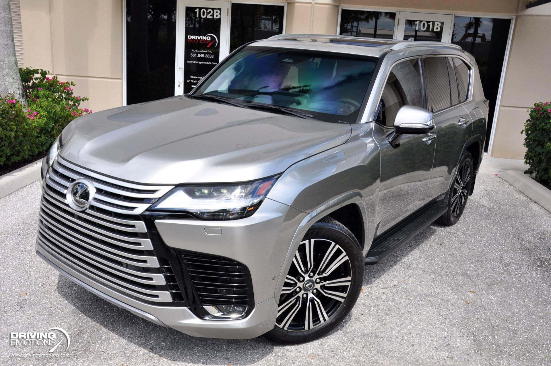 Used 2026 Lexus LX 700h Luxury AWD/4WD image 32