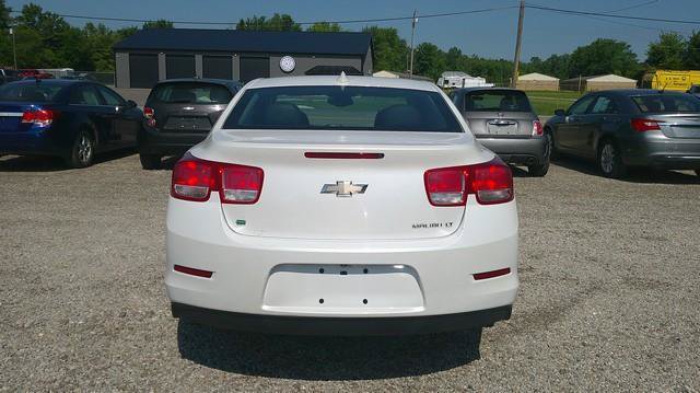 Used 2015 Chevrolet Malibu LT FWD image 4