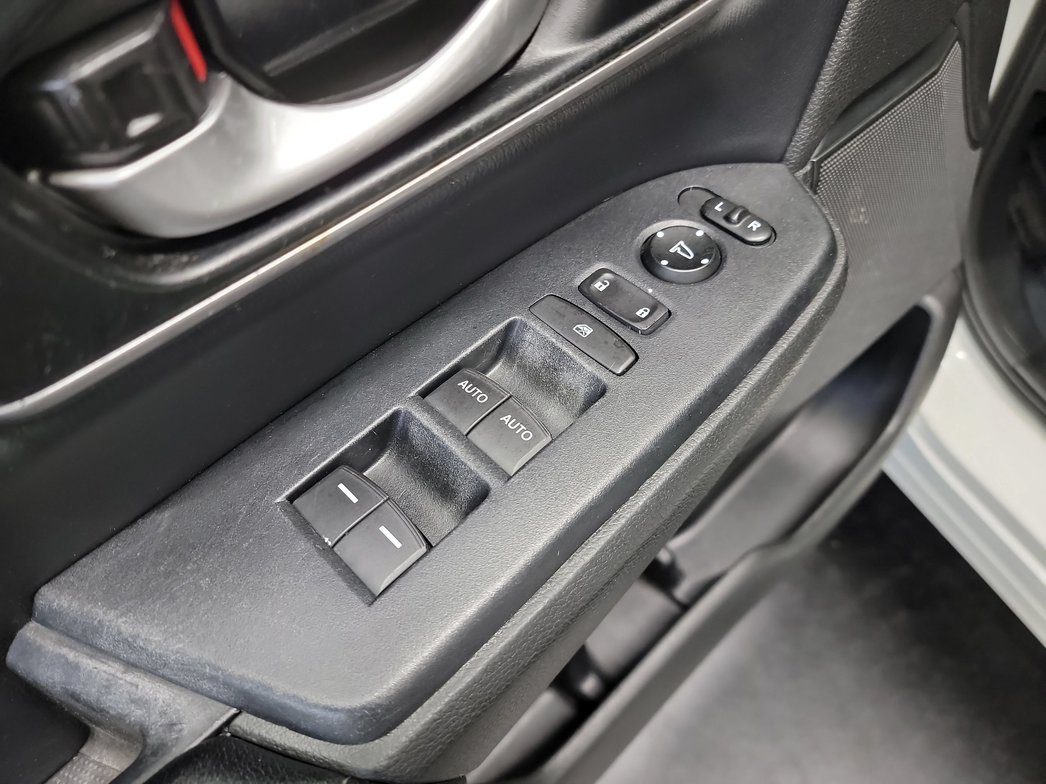 Used 2018 Honda CR-V EX-L image 14