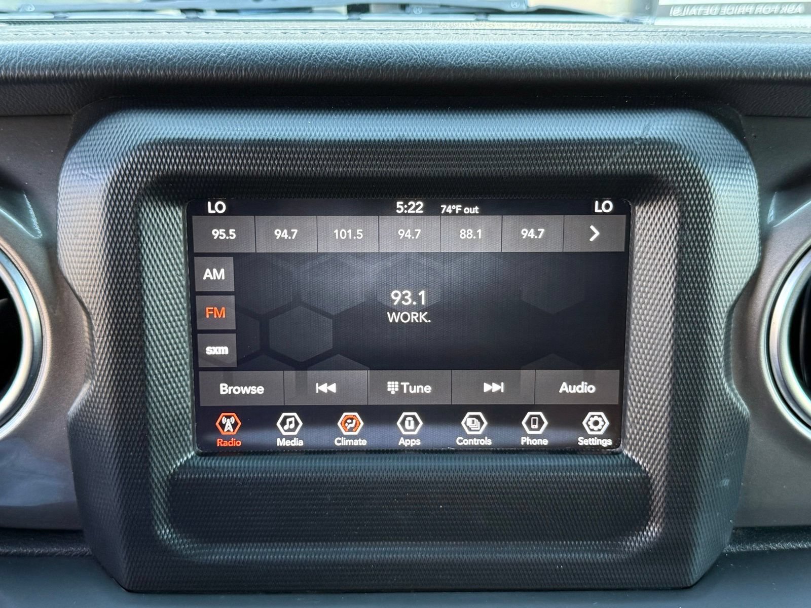 Used 2021 Jeep Wrangler Unlimited Sahara AWD/4WD image 36