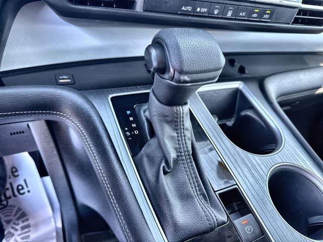 Used 2025 Toyota Sienna LE image 28