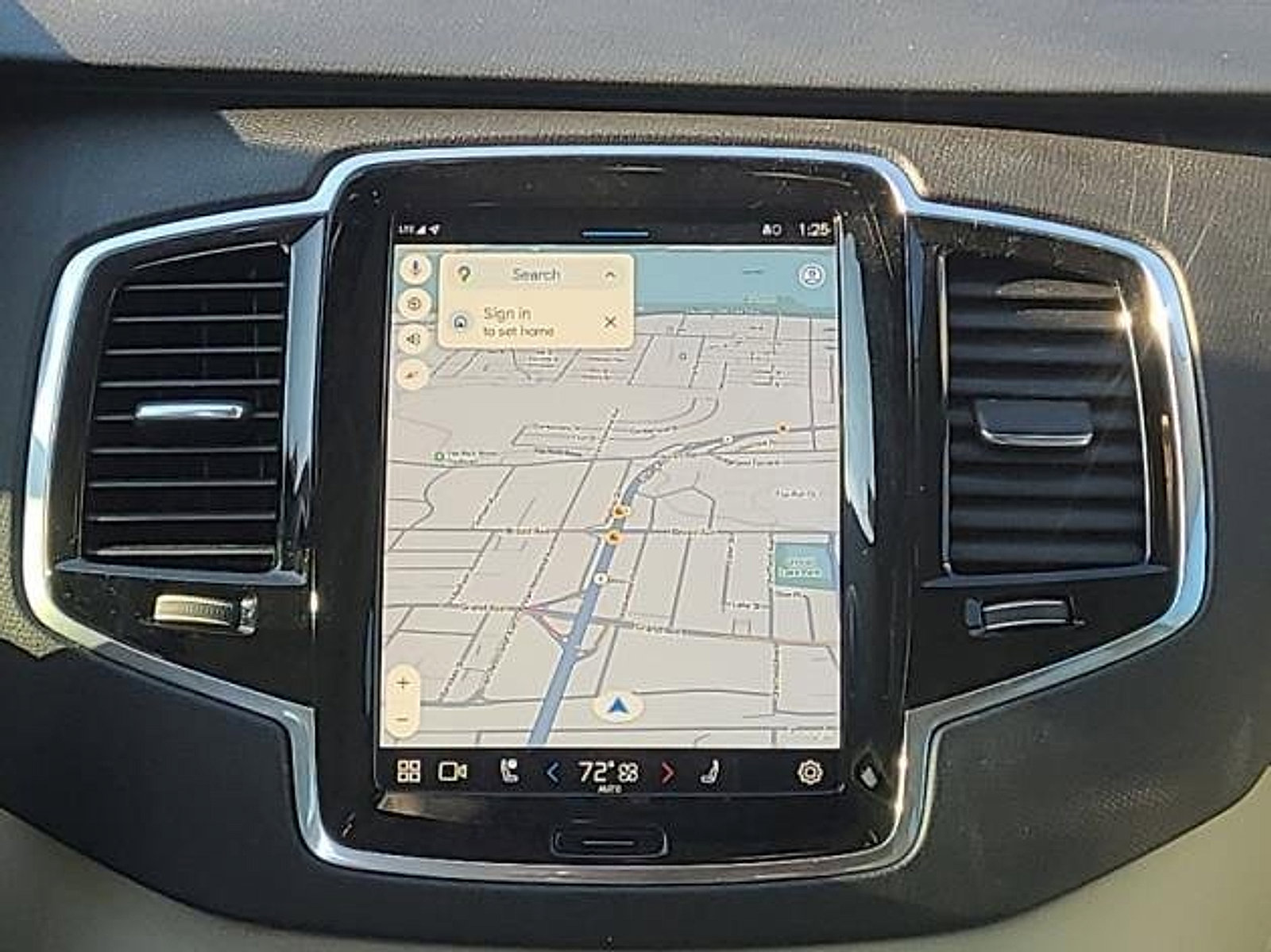 Certified 2023 Volvo XC90 B6 Plus w/ Protection Package Premier image 17