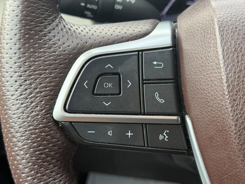 Used 2022 Toyota Sienna Platinum image 21