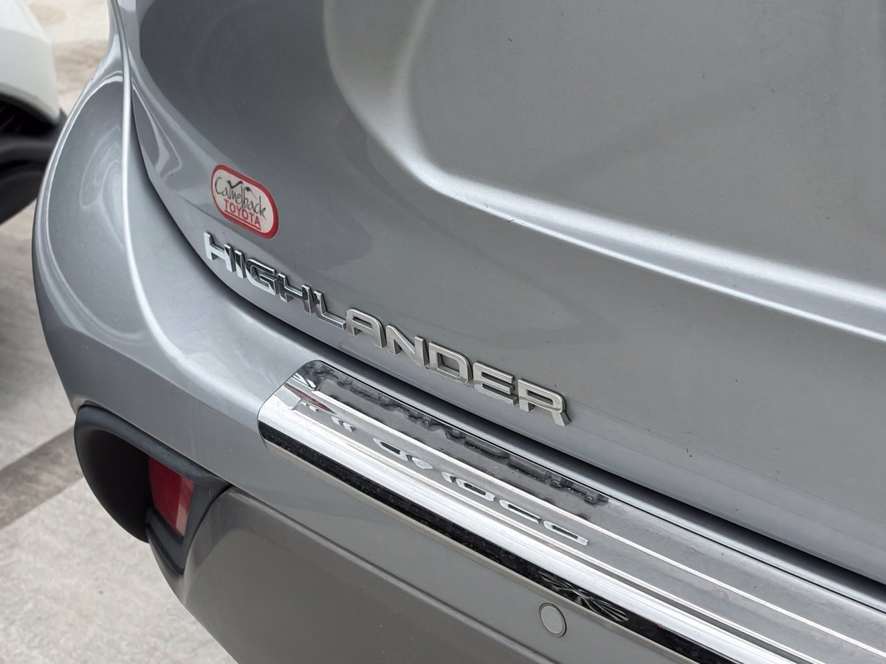 Used 2023 Toyota Highlander Platinum FWD image 4