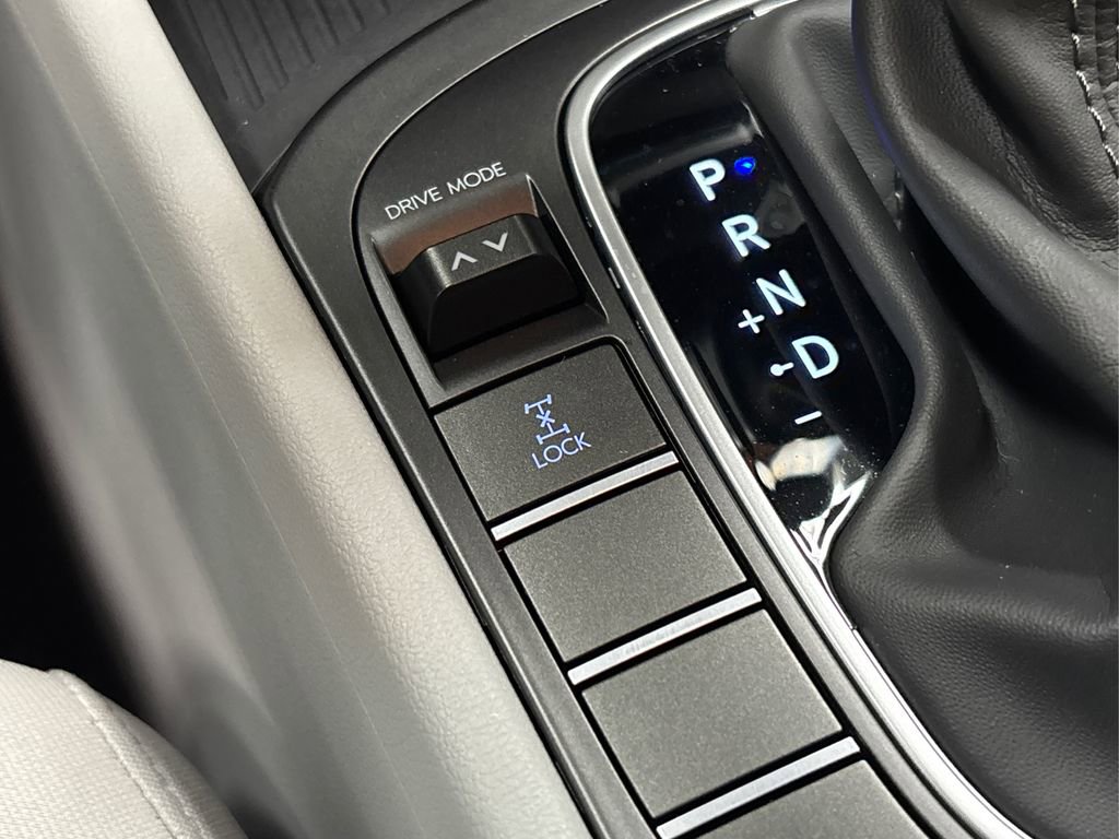 Certified 2025 Hyundai Kona SEL image 32