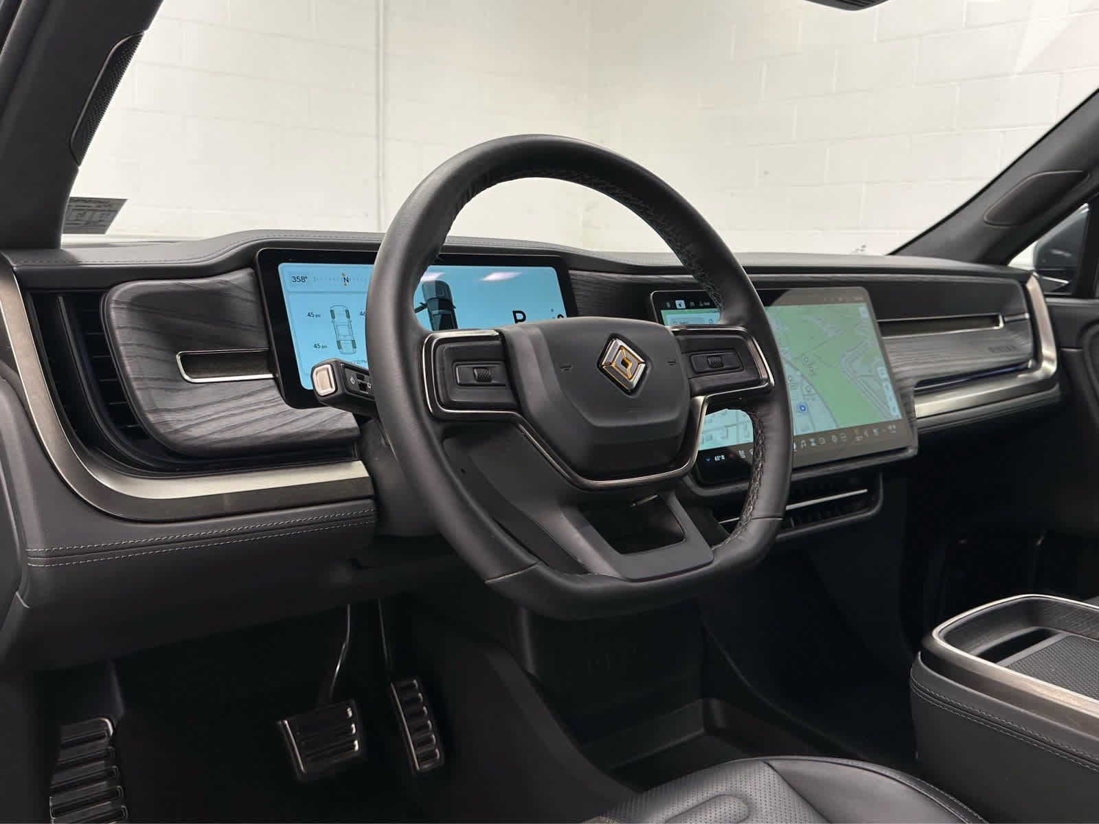 Used 2023 Rivian R1T Adventure AWD/4WD image 10