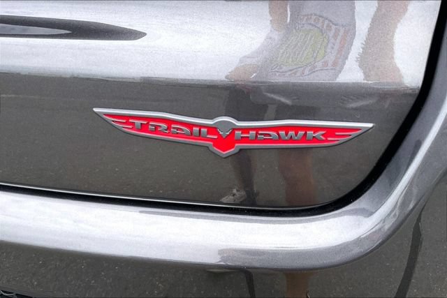 Used 2022 Jeep Compass Trailhawk w/ Trailhawk Convenience Group AWD/4WD image 22