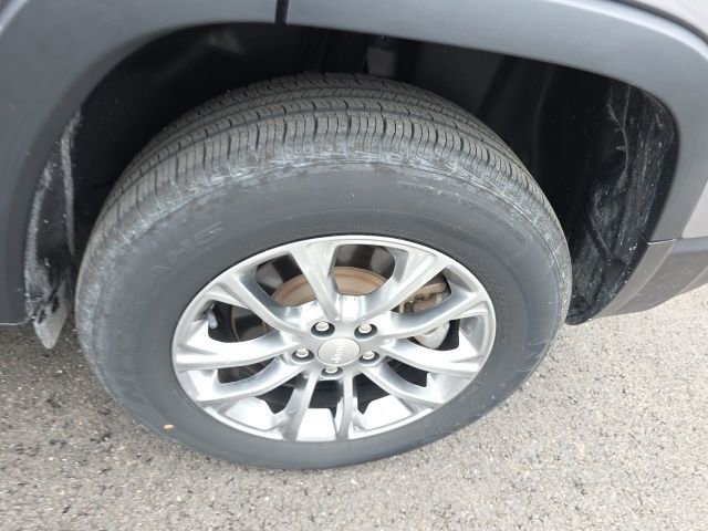 Used 2021 Jeep Cherokee Latitude Lux w/ Comfort/Convenience Group image 12