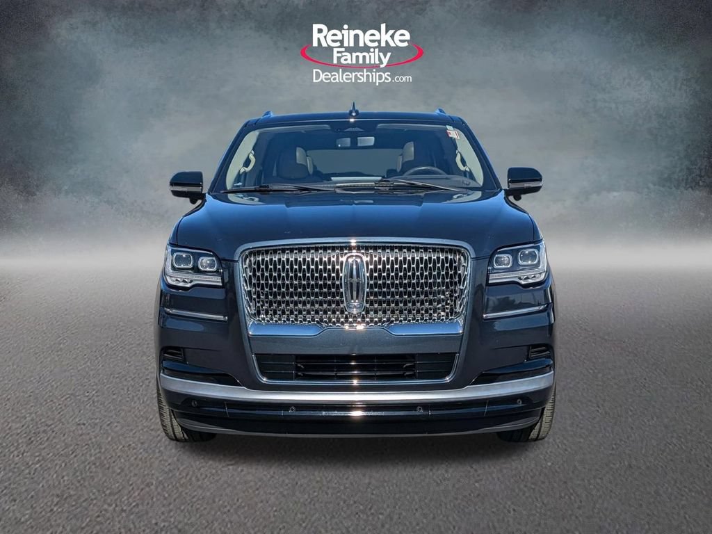 Used 2022 Lincoln Navigator Reserve AWD/4WD image 2