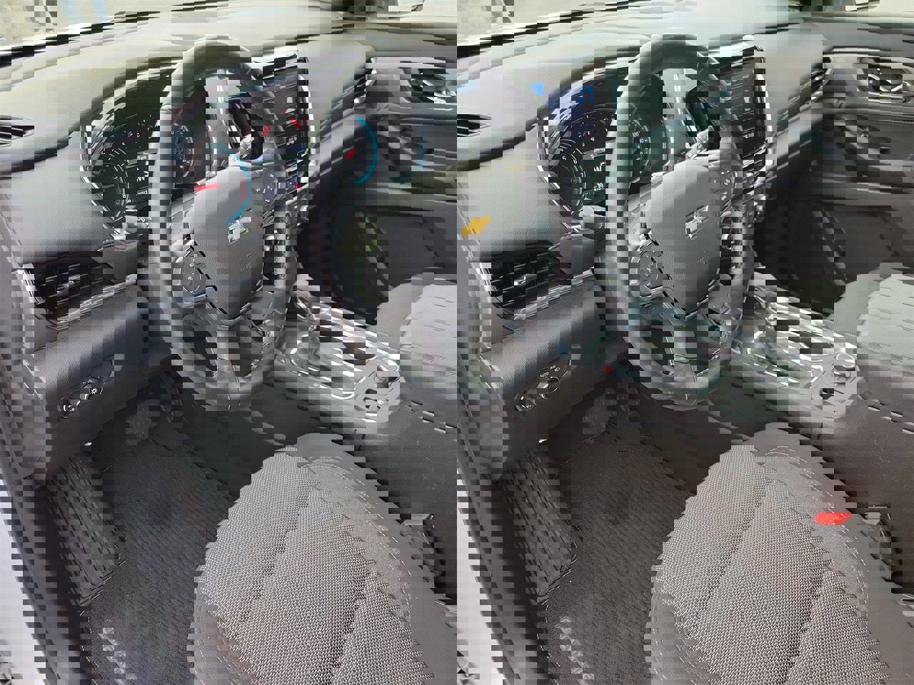 Used 2023 Chevrolet Traverse LT image 16