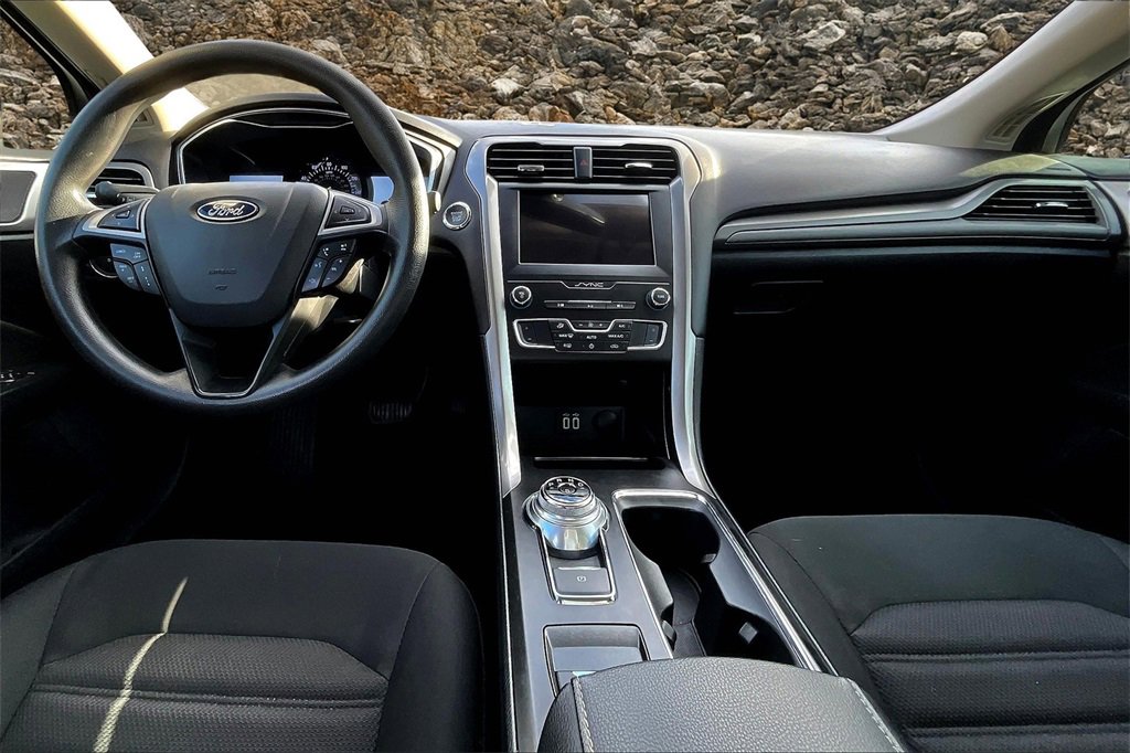 Used 2019 Ford Fusion SE image 14