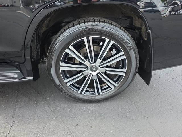 Used 2019 Lexus LX 570 4WD w/ Luxury Package image 36