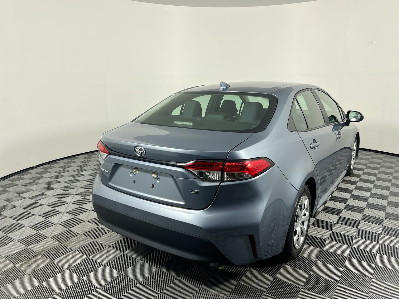 Used 2024 Toyota Corolla LE FWD image 3