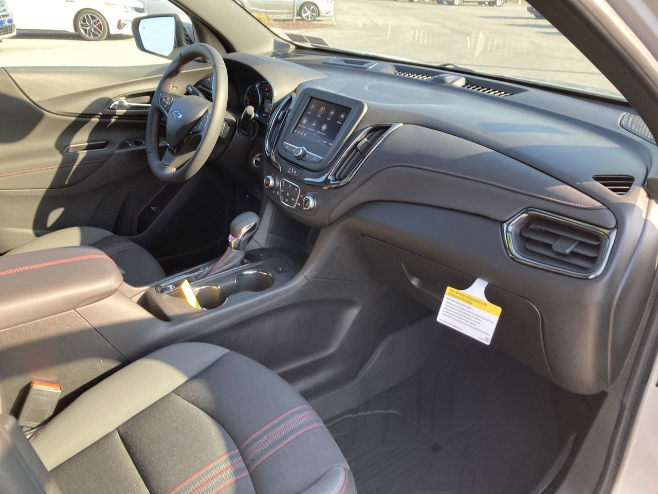 Used 2022 Chevrolet Equinox RS w/ LPO, Floor Liner Package AWD/4WD image 16