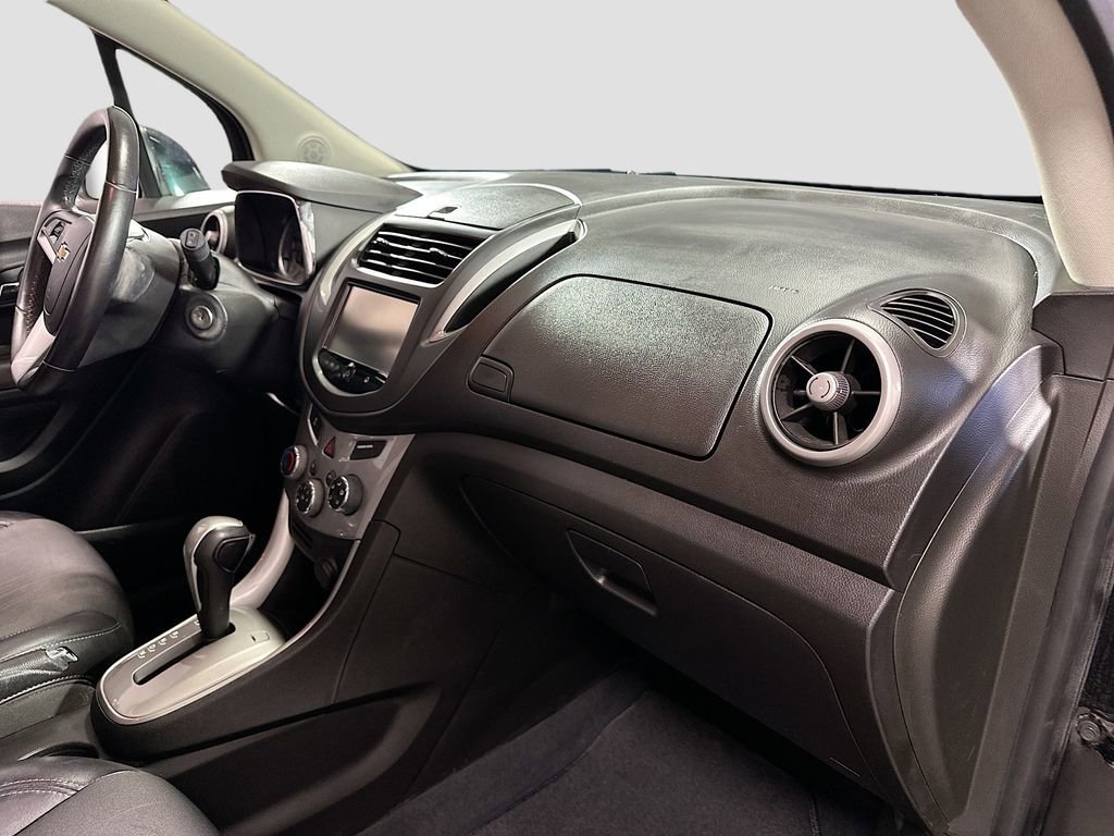 Used 2016 Chevrolet Trax LT w/ LT Convenience Package image 27