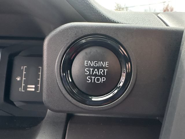 Used 2025 Toyota Tacoma SR5 AWD/4WD image 34