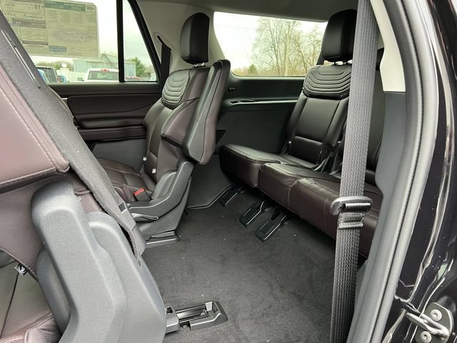 New 2025 Ford Expedition Max Platinum w/ Platinum Ultimate Package AWD/4WD image 5