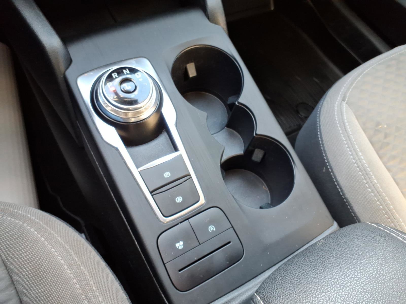 Used 2020 Ford Escape SE image 19