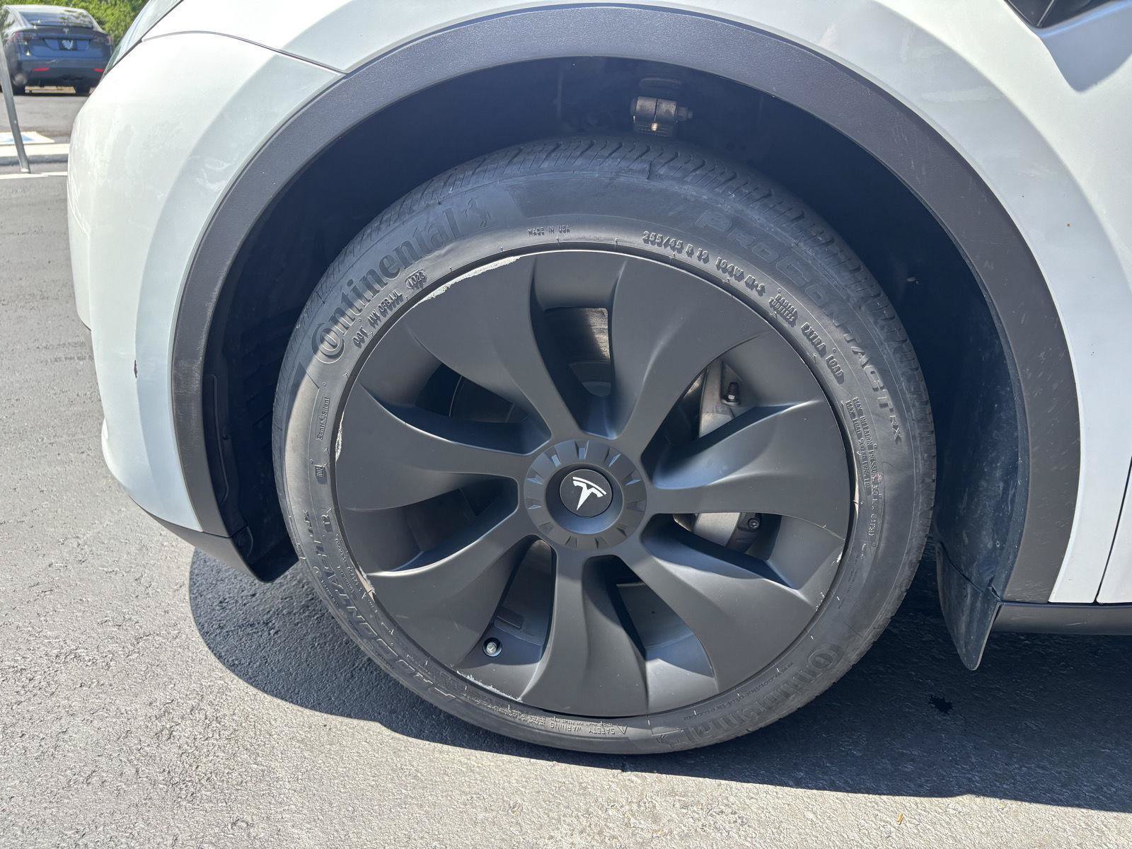 Used 2023 Tesla Model Y Long Range AWD/4WD image 14
