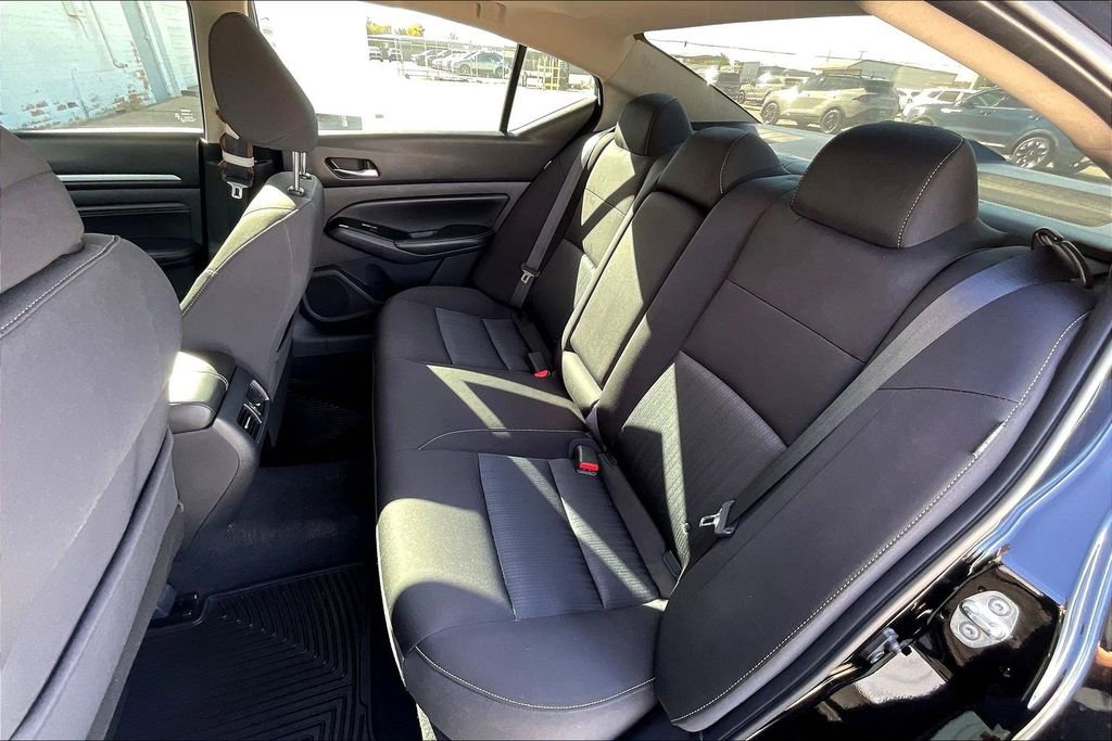 Used 2020 Nissan Altima 2.5 SV image 35