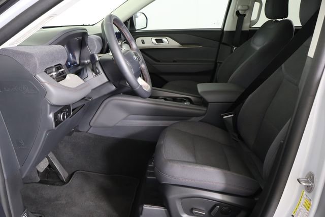 Used 2025 Ford Explorer Active RWD image 22