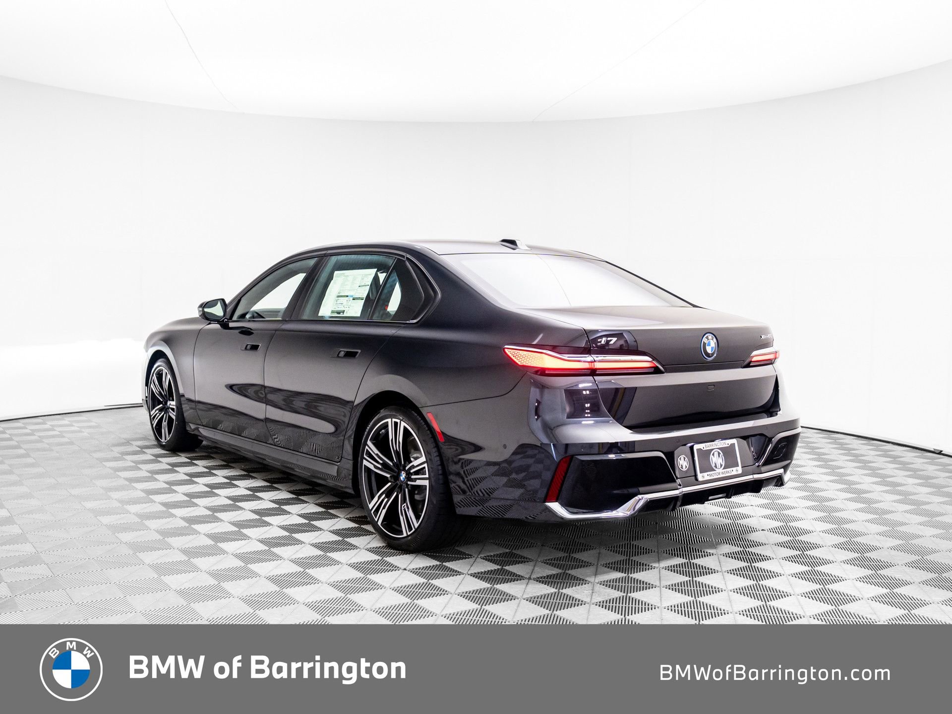 New 2025 BMW i7 xDrive60 w/ Executive Package image 3