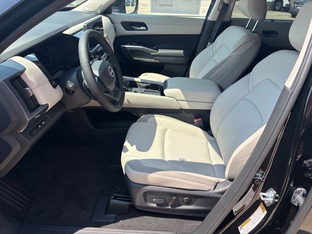 New 2026 Nissan Pathfinder SL w/ SL Premium Package FWD image 9