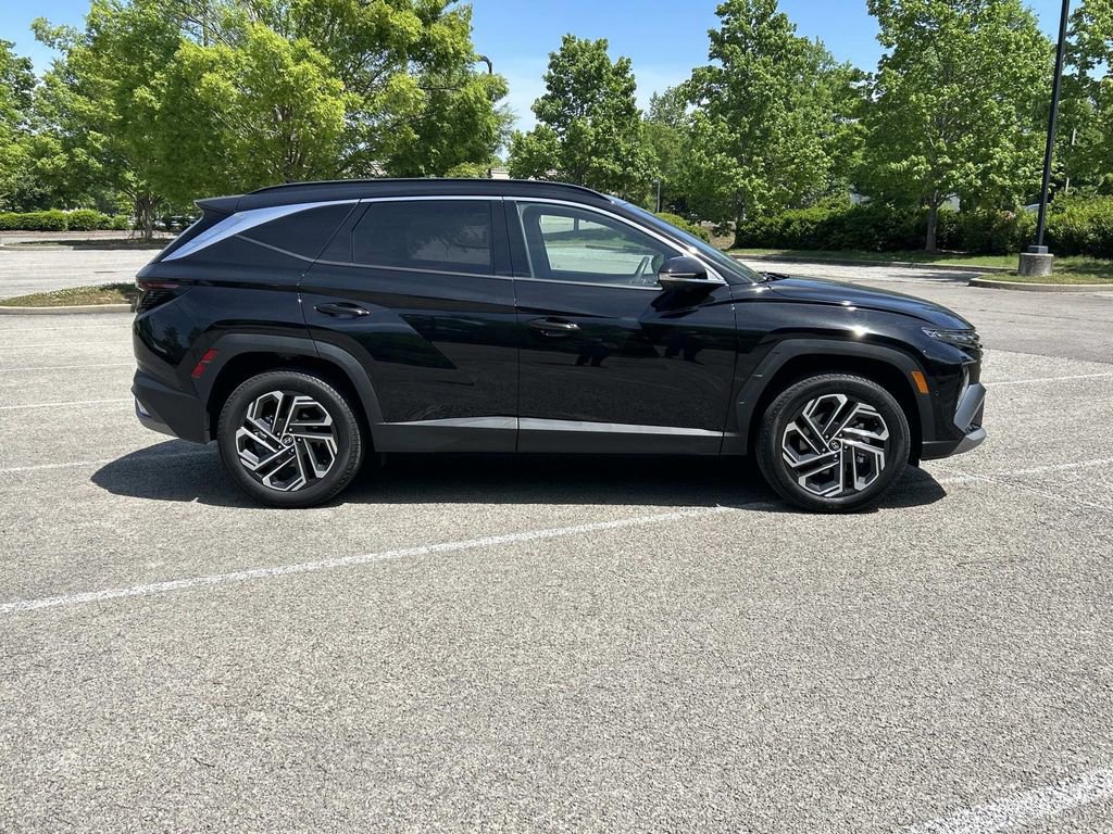 Certified 2025 Hyundai Tucson Limited AWD/4WD image 8