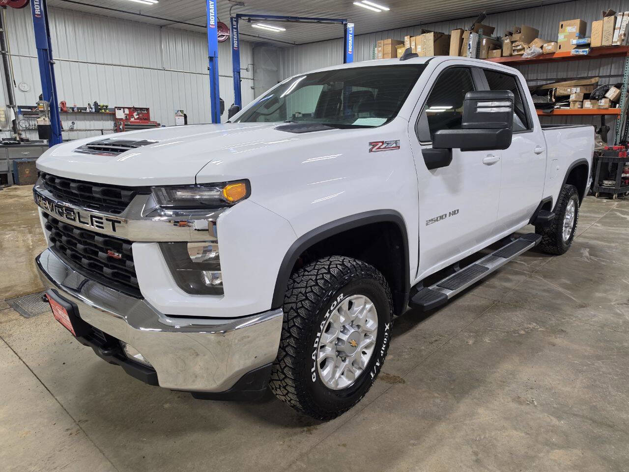 Used 2023 Chevrolet Silverado 2500 LT w/ Convenience Package AWD/4WD image 4