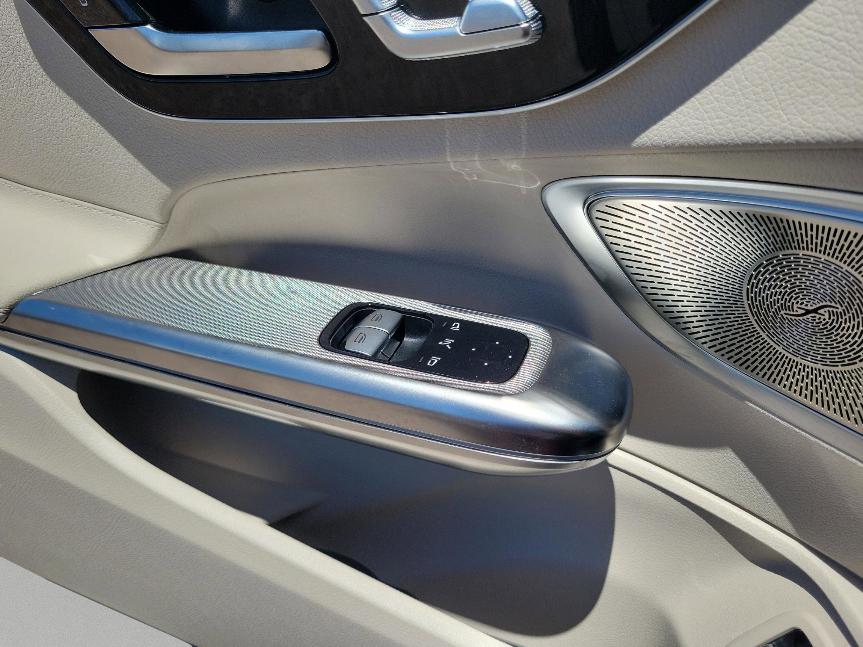 Certified 2026 Mercedes-Benz CLE 300 4MATIC Coupe image 11